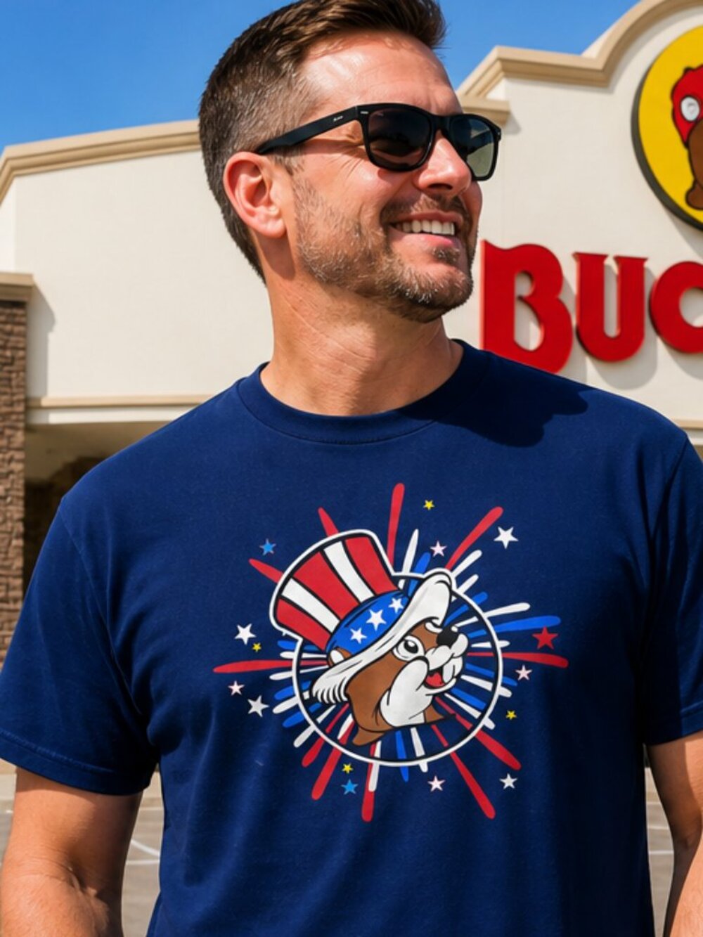 Men's Buc-ee's Patriotic "Land of the Free" T-Shirt - Navy Blue - Sz L
